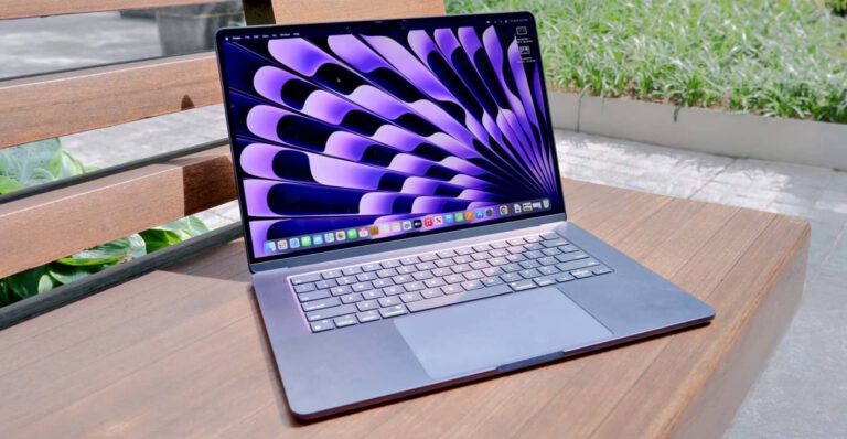 MacBook Air 15″ – Puce M4, 16 Go RAM, 256 Go SSD – Minuit (MW1L3)