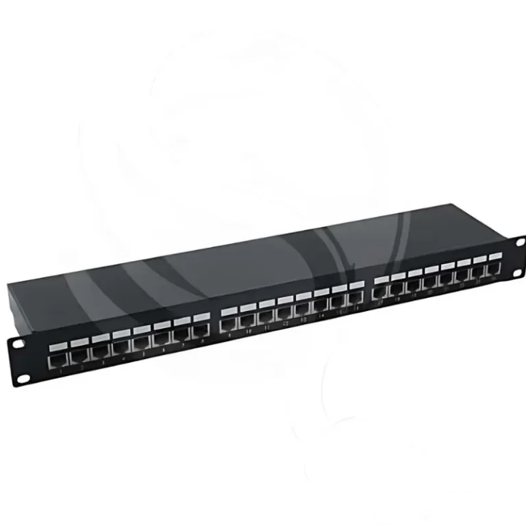 BRITICOM – Panneau de brassage UTP 24 ports CaT 6 plein